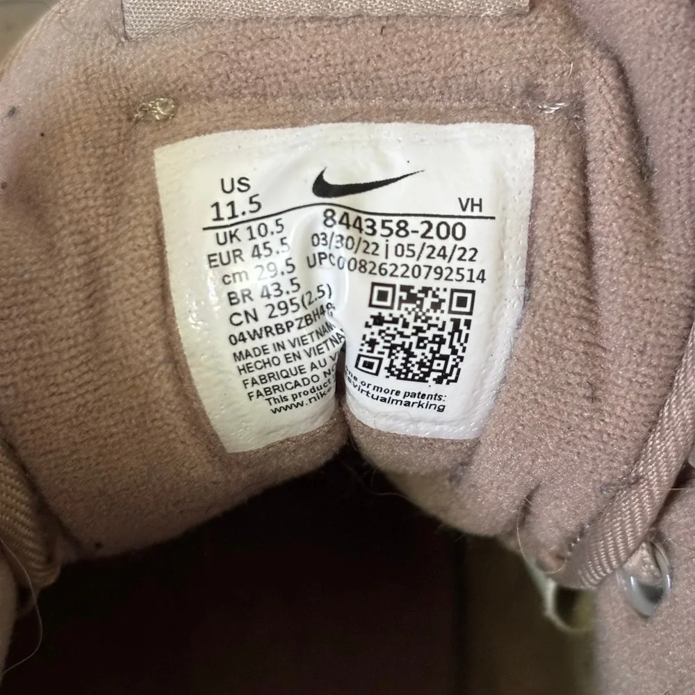 Nike Manoadome Khaki Hiking Boots Size 11.5 844358-200